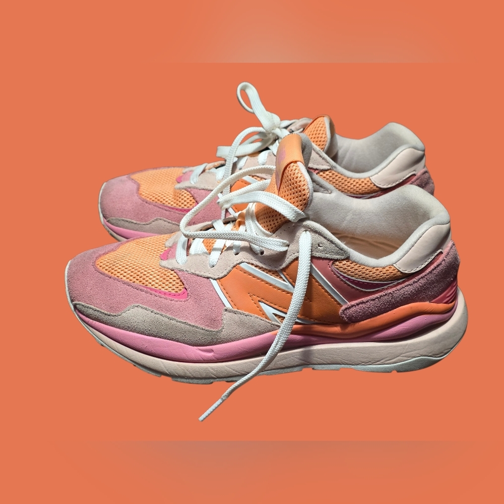 New Balance Women's Orange and Pink Sneakers Size 9